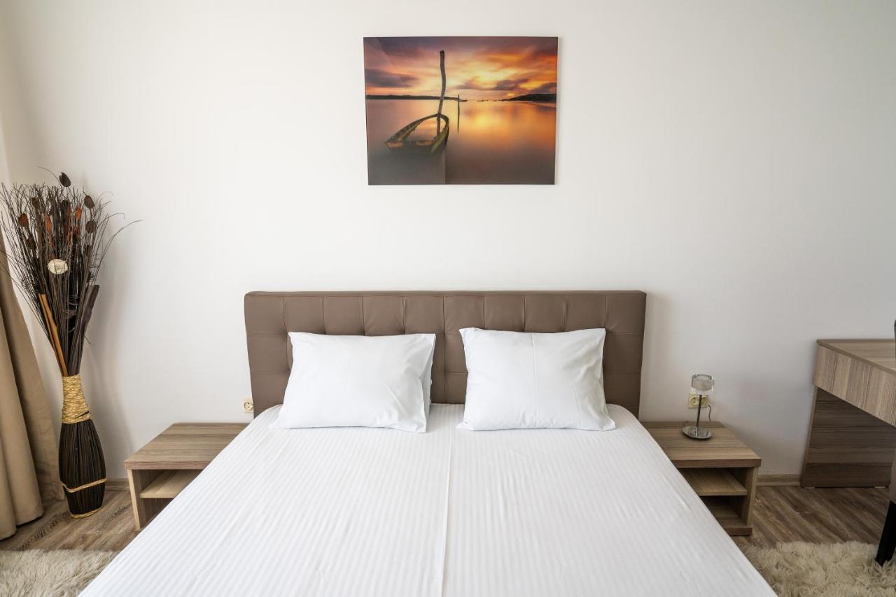 Summerland Sea-View Luxury Apartment ママイア エクステリア 写真